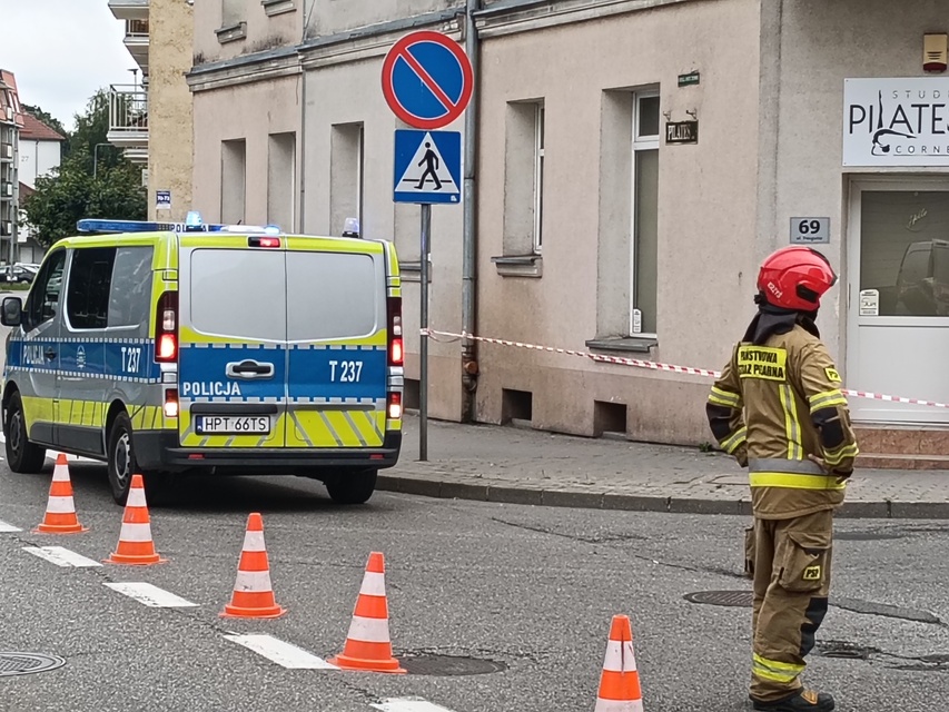 Z sieci ulatniał się gaz. Wjazd na Słoneczną zamknięty zdjęcie nr 351155