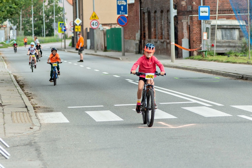 Ścigali się na szosie i rolkach. Road Race w Elblągu zdjęcie nr 351535