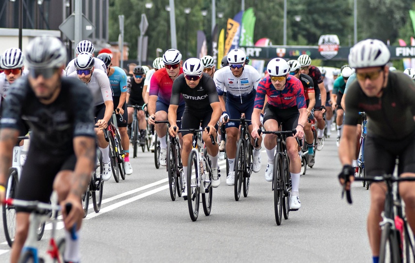 Ścigali się na szosie i rolkach. Road Race w Elblągu zdjęcie nr 351468