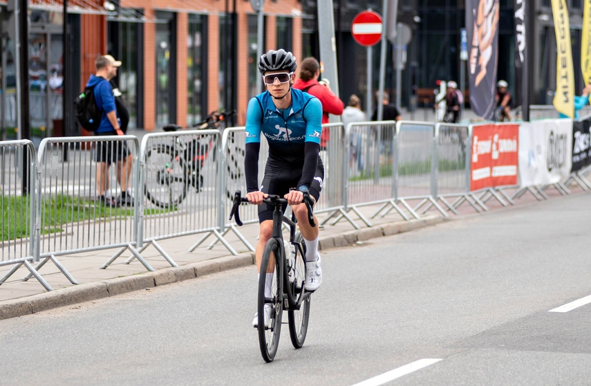 Ścigali się na szosie i rolkach. Road Race w Elblągu zdjęcie nr 351445