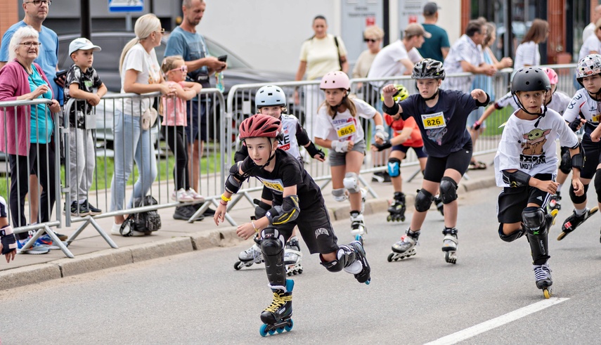Ścigali się na szosie i rolkach. Road Race w Elblągu zdjęcie nr 351594