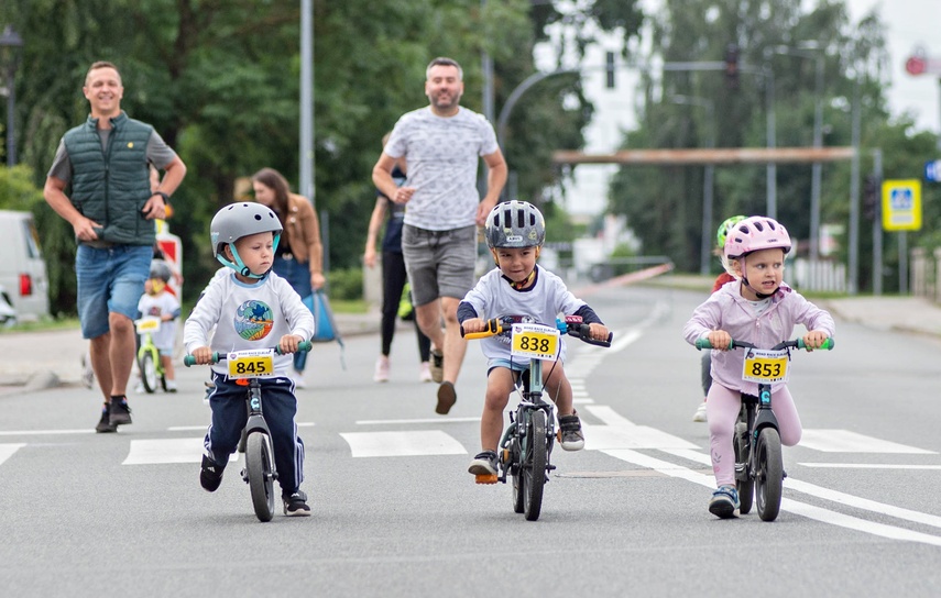 Ścigali się na szosie i rolkach. Road Race w Elblągu zdjęcie nr 351521