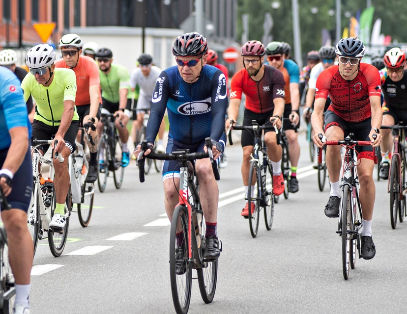 Ścigali się na szosie i rolkach. Road Race w Elblągu zdjęcie nr 351479