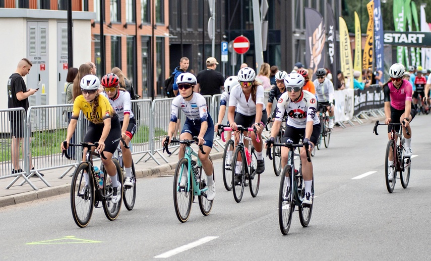 Ścigali się na szosie i rolkach. Road Race w Elblągu zdjęcie nr 351487