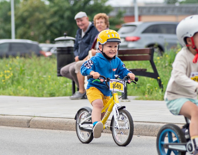 Ścigali się na szosie i rolkach. Road Race w Elblągu zdjęcie nr 351523