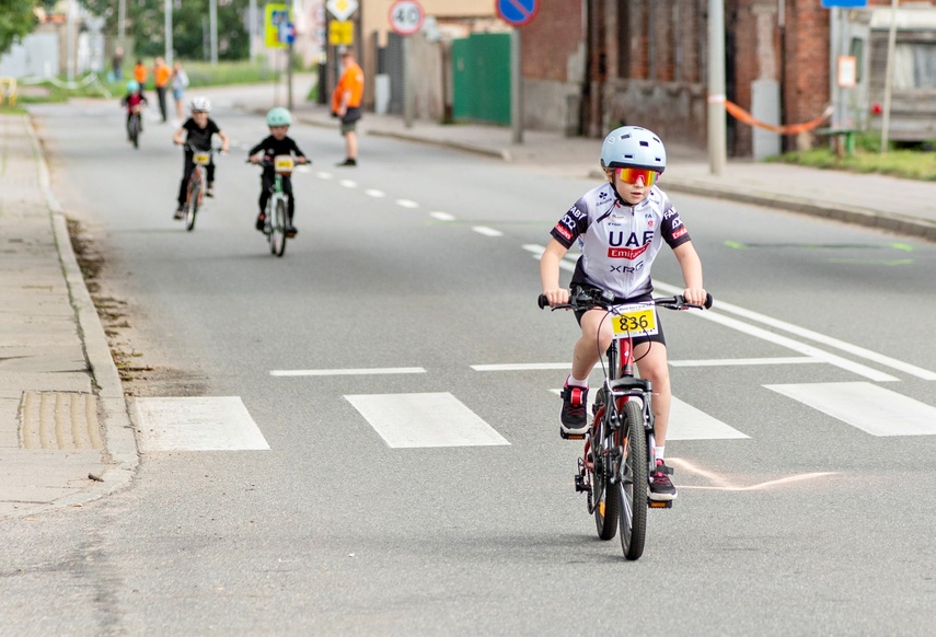 Ścigali się na szosie i rolkach. Road Race w Elblągu zdjęcie nr 351537