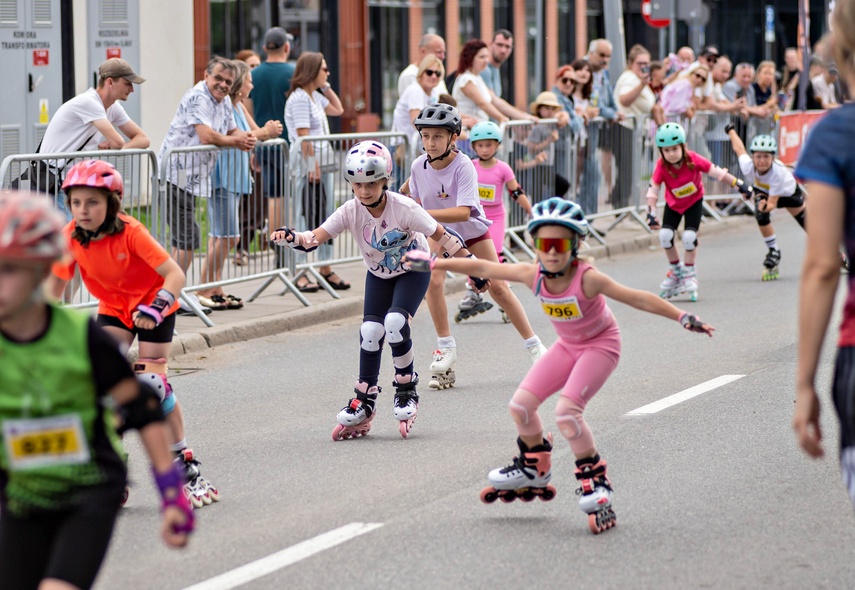 Ścigali się na szosie i rolkach. Road Race w Elblągu zdjęcie nr 351595