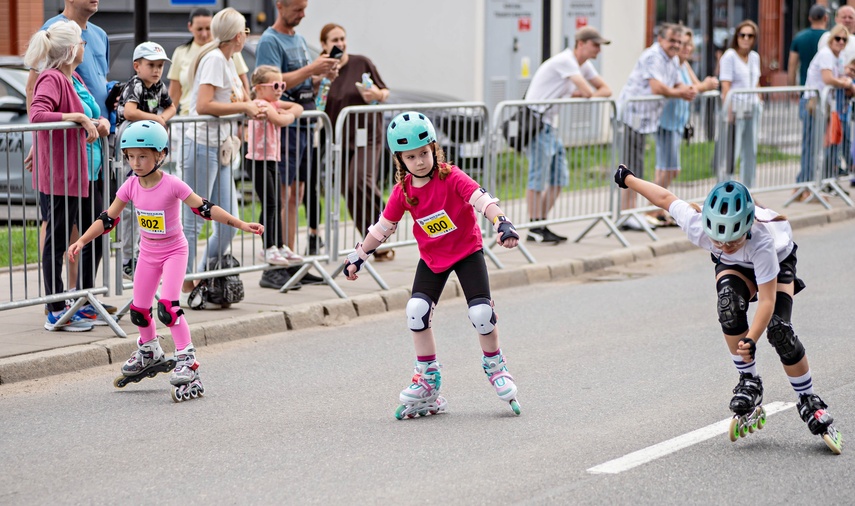 Ścigali się na szosie i rolkach. Road Race w Elblągu zdjęcie nr 351596
