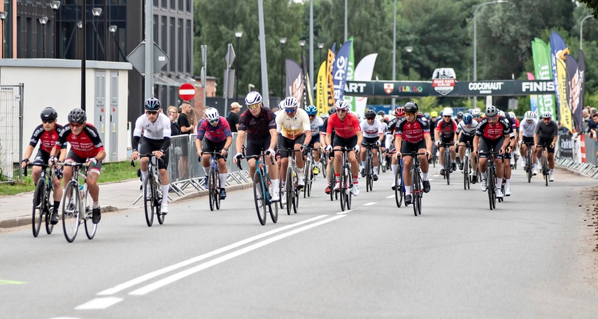 Ścigali się na szosie i rolkach. Road Race w Elblągu zdjęcie nr 351495