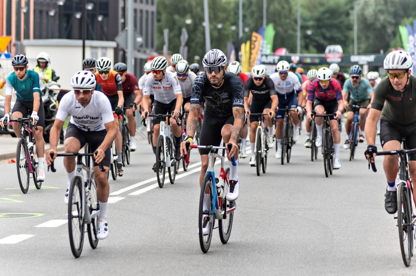 Ścigali się na szosie i rolkach. Road Race w Elblągu zdjęcie nr 351467