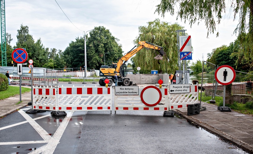 Tutaj powstaje tymczasowy most zdjęcie nr 351670