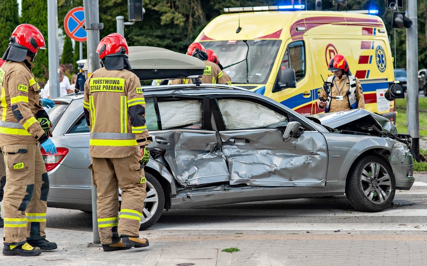 Kolizja z tramwajem na Grunwaldzkiej zdjęcie nr 352410