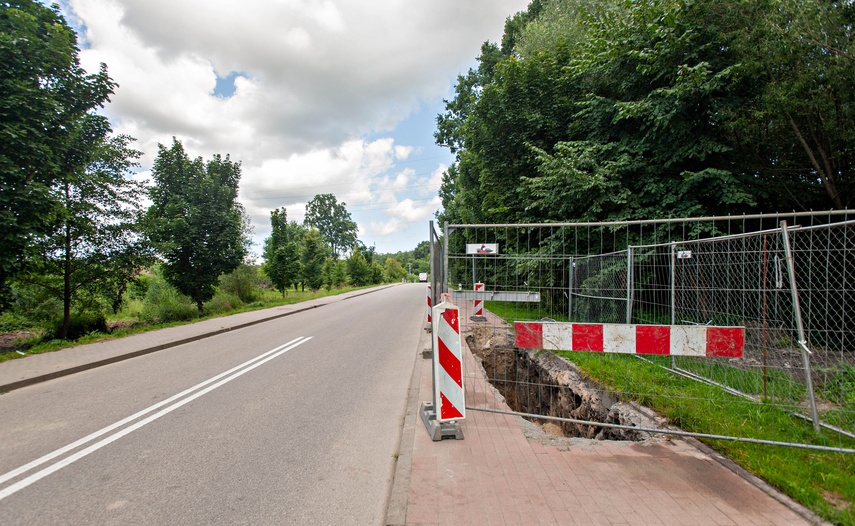 Budują kanalizację przy Górze Chrobrego. Po co? zdjęcie nr 352432