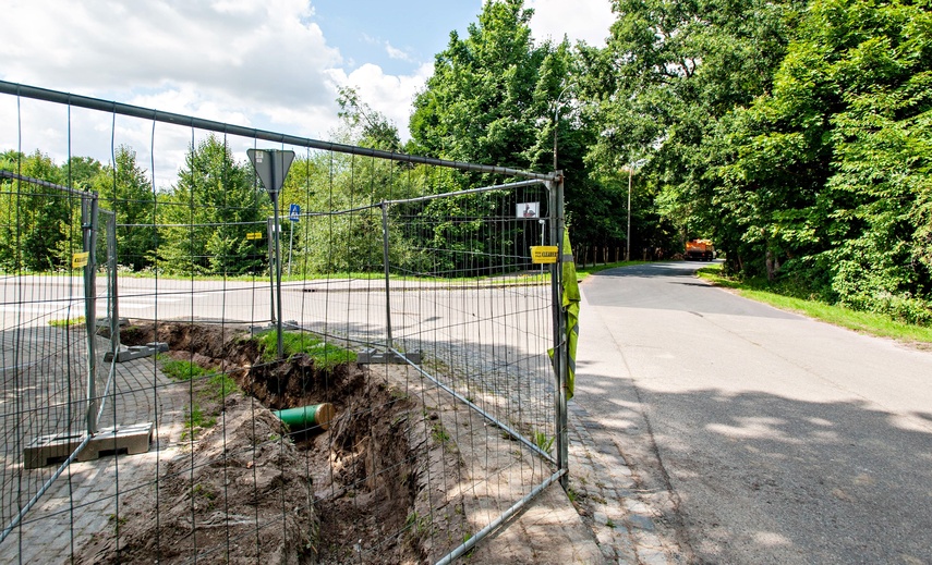 Budują kanalizację przy Górze Chrobrego. Po co? zdjęcie nr 352438