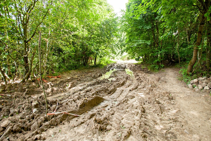 Budują kanalizację przy Górze Chrobrego. Po co? zdjęcie nr 352427