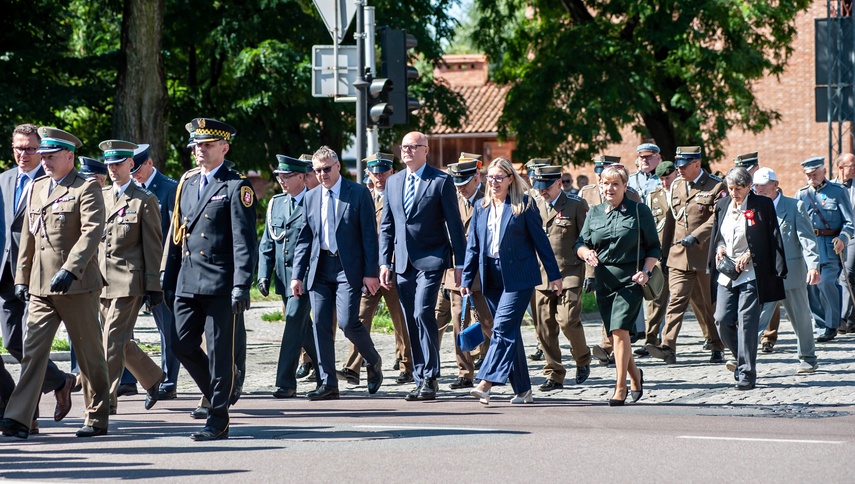 W rocznicę zwycięstwa zdjęcie nr 352453 W rocznicę zwycięstwa zdjęcie nr 352453