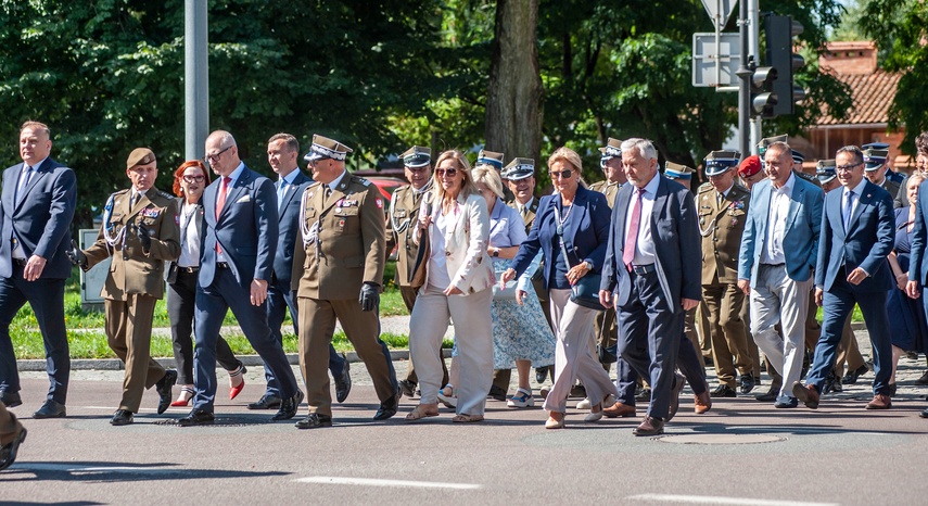 W rocznicę zwycięstwa zdjęcie nr 352451 W rocznicę zwycięstwa zdjęcie nr 352451