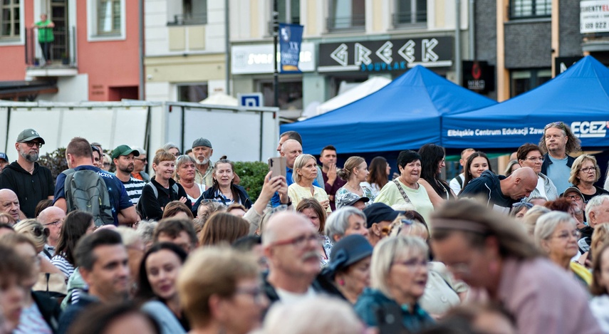 Wieczór pod znakiem roku 1246 i lat 90’ zdjęcie nr 352793 Wieczór pod znakiem roku 1246 i lat 90’ zdjęcie nr 352793