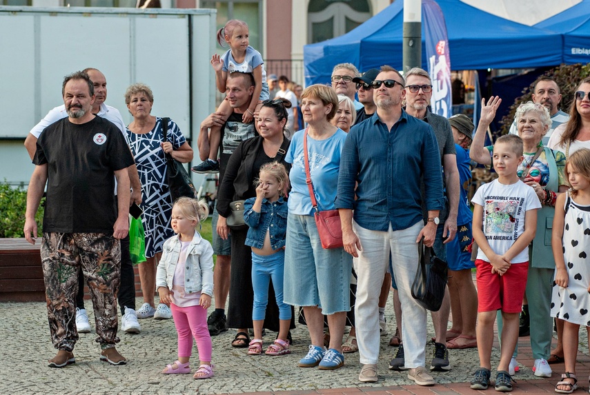 Wieczór pod znakiem roku 1246 i lat 90’ zdjęcie nr 352775 Wieczór pod znakiem roku 1246 i lat 90’ zdjęcie nr 352775
