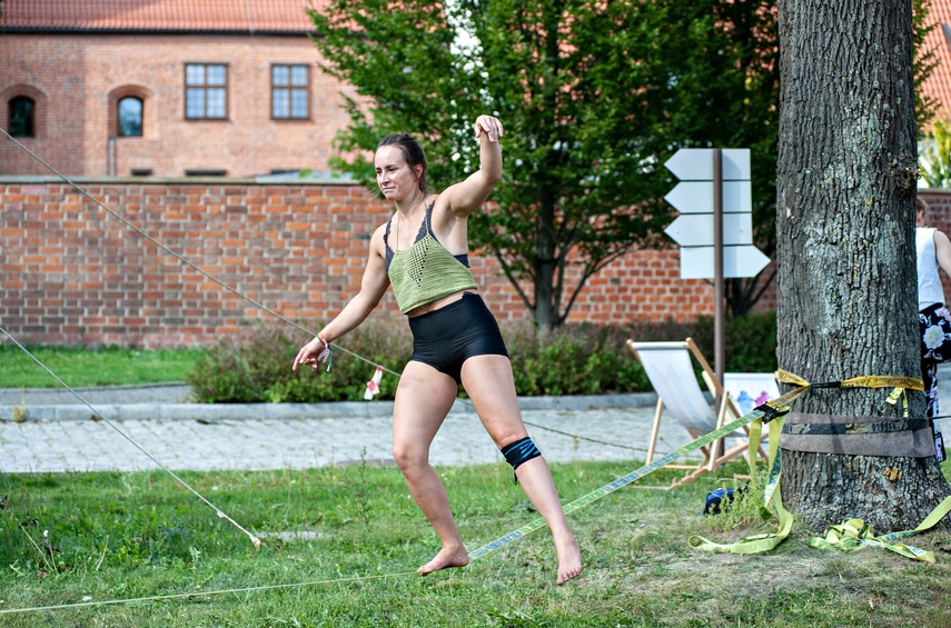 Święto o chlebie i taśmy na niebie zdjęcie nr 352860 Święto o chlebie i taśmy na niebie zdjęcie nr 352860