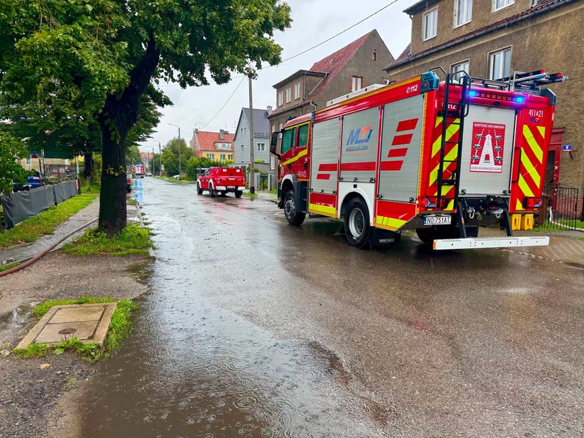 Skutki wichury i ulewnego deszczu zdjęcie nr 352891