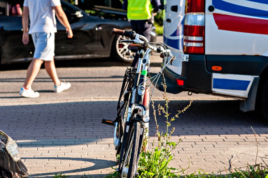 Potrącenie rowerzysty przy parku Kajki zdjęcie nr 352961