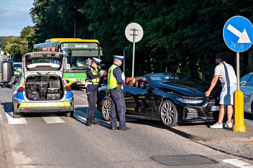 Potrącenie rowerzysty przy parku Kajki zdjęcie nr 352962