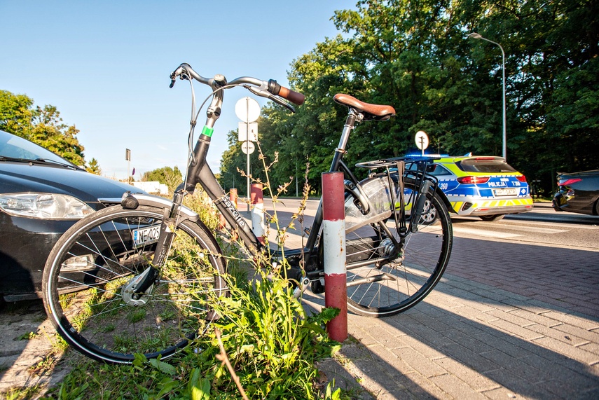 Potrącenie rowerzysty przy parku Kajki zdjęcie nr 352955