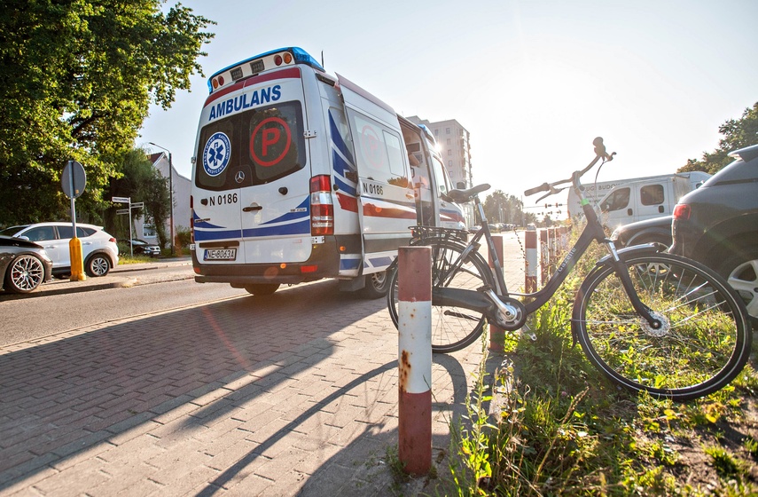 Potrącenie rowerzysty przy parku Kajki zdjęcie nr 352957