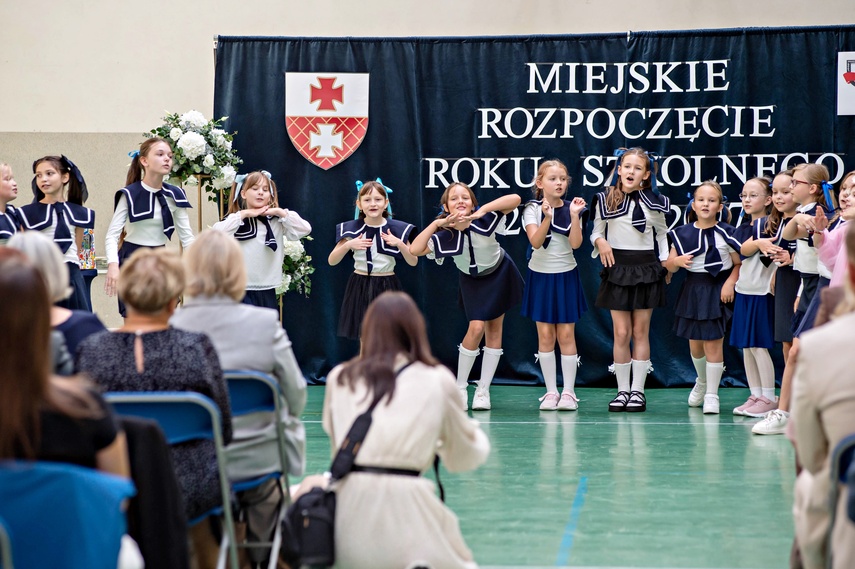 Nowy rok szkolny na nowych zasadach zdjęcie nr 353087 Nowy rok szkolny na nowych zasadach zdjęcie nr 353087