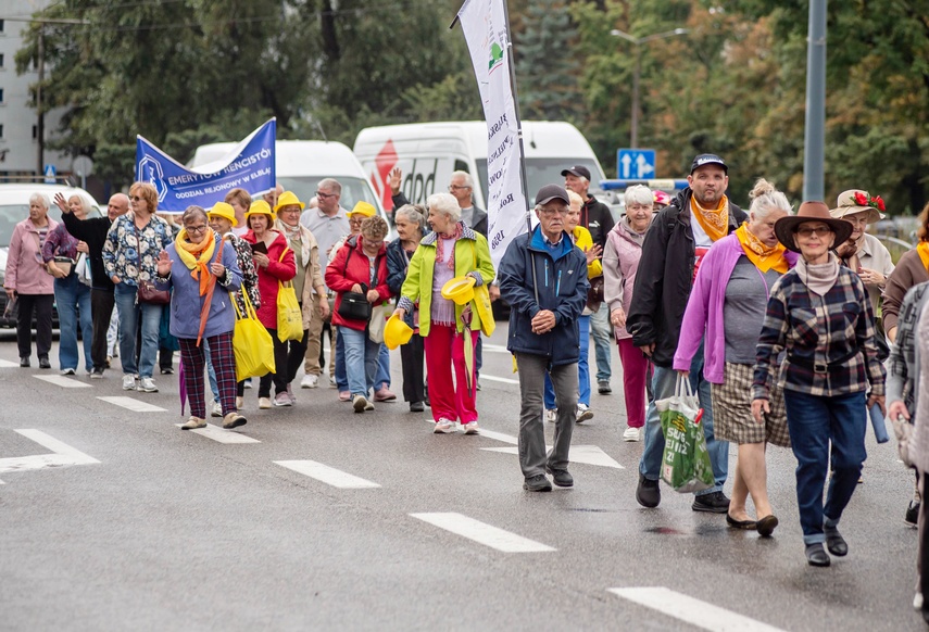Wychodzić z domu i docenić siebie nawzajem zdjęcie nr 353634 Wychodzić z domu i docenić siebie nawzajem zdjęcie nr 353634
