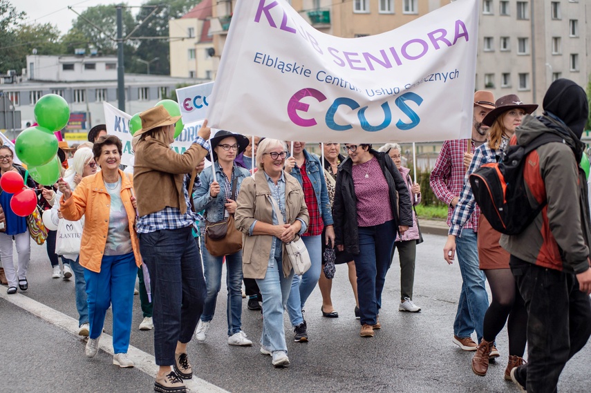Wychodzić z domu i docenić siebie nawzajem zdjęcie nr 353621 Wychodzić z domu i docenić siebie nawzajem zdjęcie nr 353621
