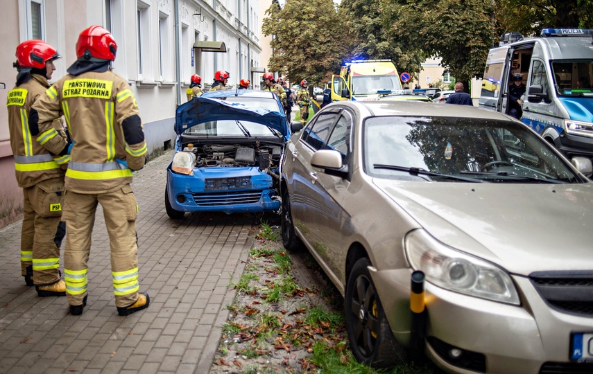 Pijany kierowca szalał na Ogrodowej zdjęcie nr 353648 Pijany kierowca szalał na Ogrodowej zdjęcie nr 353648