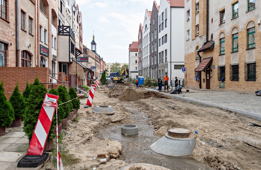 Wieżowa miesiąc później zdjęcie nr 353722 Wieżowa miesiąc później zdjęcie nr 353722