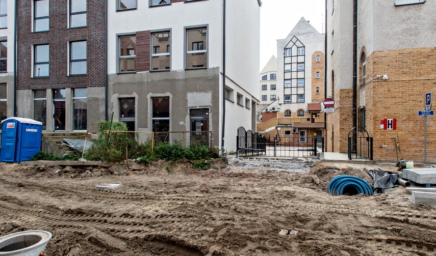 Wieżowa miesiąc później zdjęcie nr 353720 Wieżowa miesiąc później zdjęcie nr 353720