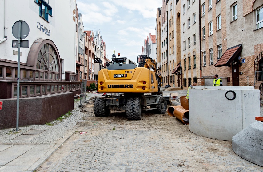 Wieżowa miesiąc później zdjęcie nr 353725 Wieżowa miesiąc później zdjęcie nr 353725
