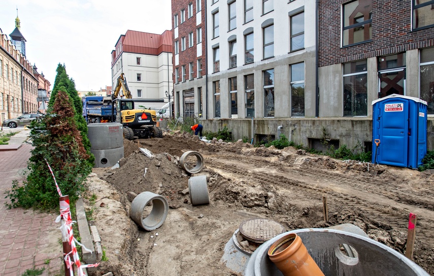 Wieżowa miesiąc później zdjęcie nr 353719 Wieżowa miesiąc później zdjęcie nr 353719