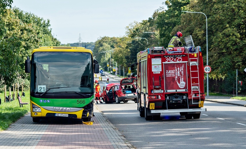 Elbląg Zderzył się z miejskim autobusem