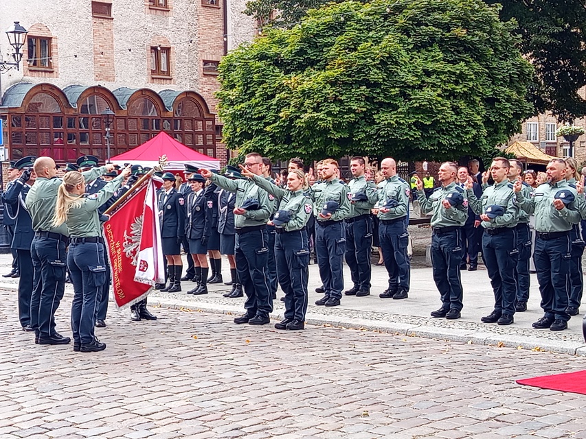 KAS świętuje: odznaczenia, nowi funkcjonariusze i atrakcje dla mieszkańców zdjęcie nr 353853 KAS świętuje: odznaczenia, nowi funkcjonariusze i atrakcje dla mieszkańców zdjęcie nr 353853