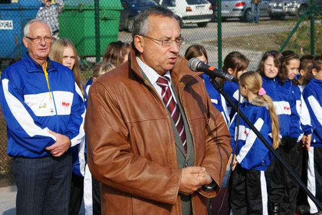 W Gronowie Górnym otwarto Orlika zdjęcie nr 28520