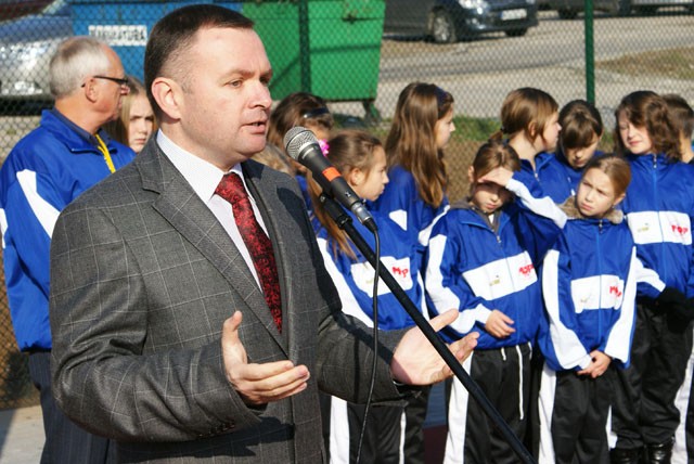W Gronowie Górnym otwarto Orlika zdjęcie nr 28515