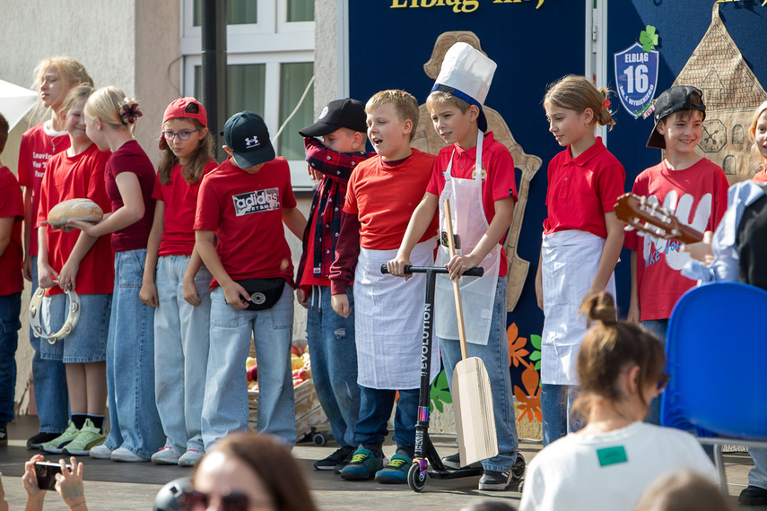 Piekarczyk XXI wieku i rodzinna rywalizacja. Festyn „Dbamy i mamy” za nami zdjęcie nr 354296 Piekarczyk XXI wieku i rodzinna rywalizacja. Festyn „Dbamy i mamy” za nami zdjęcie nr 354296