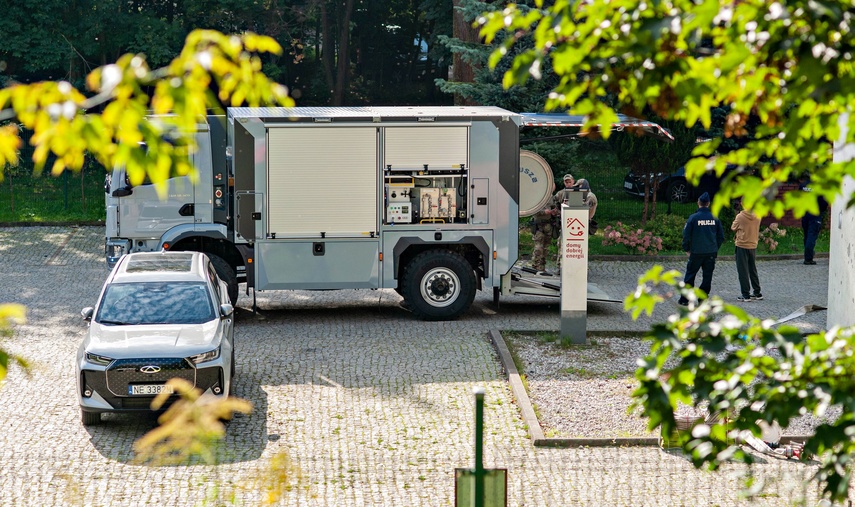 Pożar w placówce przy Mazurskiej. Ewakuacja wychowanków i pracowników zdjęcie nr 354304