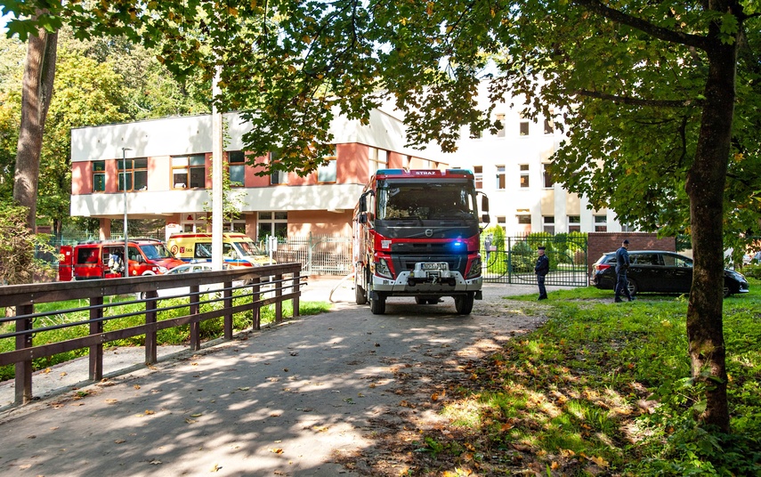 Pożar w placówce przy Mazurskiej. Ewakuacja wychowanków i pracowników zdjęcie nr 354309