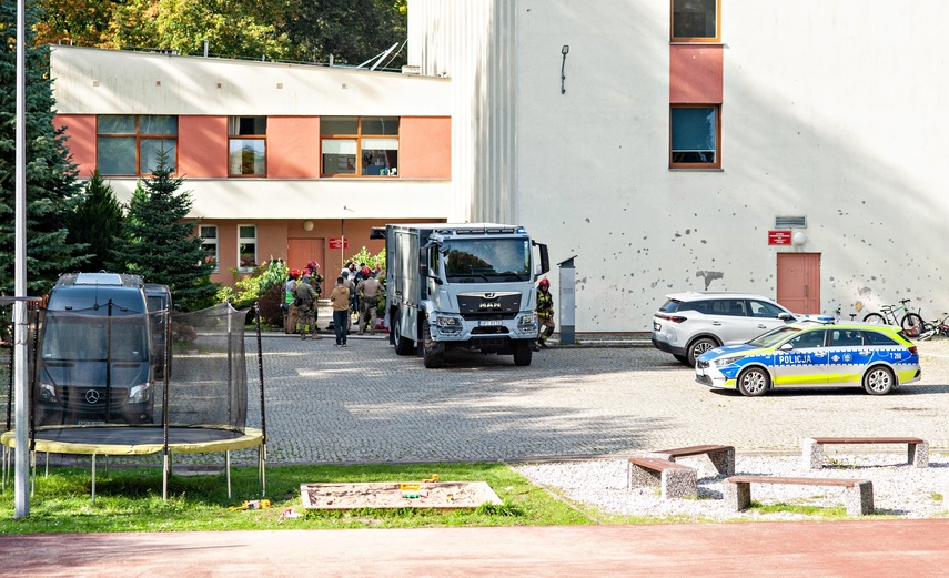 Pożar w placówce przy Mazurskiej. Ewakuacja wychowanków i pracowników zdjęcie nr 354310