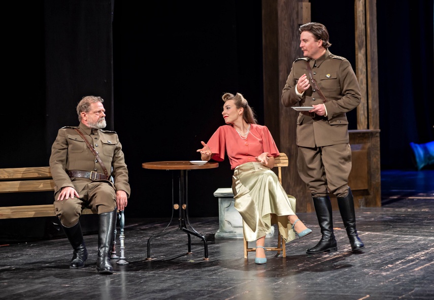 „Trzy siostry” Czechowa na rozpoczęcie teatralnego sezonu zdjęcie nr 354352 „Trzy siostry” Czechowa na rozpoczęcie teatralnego sezonu zdjęcie nr 354352