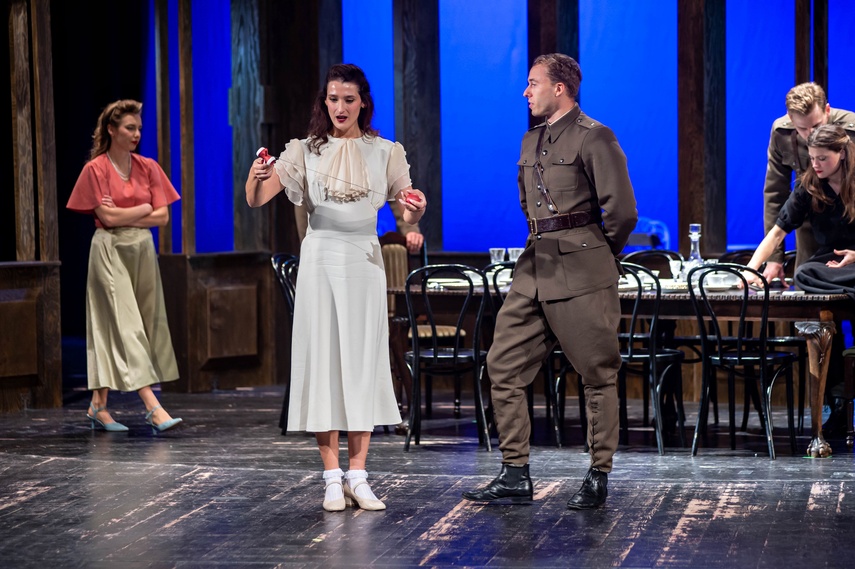 „Trzy siostry” Czechowa na rozpoczęcie teatralnego sezonu zdjęcie nr 354347 „Trzy siostry” Czechowa na rozpoczęcie teatralnego sezonu zdjęcie nr 354347