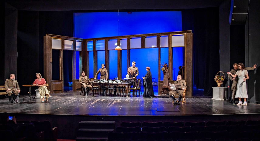 „Trzy siostry” Czechowa na rozpoczęcie teatralnego sezonu zdjęcie nr 354351 „Trzy siostry” Czechowa na rozpoczęcie teatralnego sezonu zdjęcie nr 354351