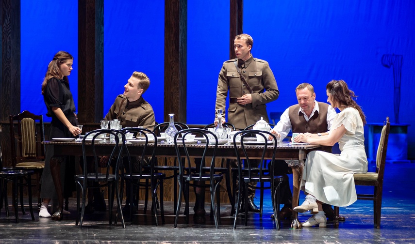 „Trzy siostry” Czechowa na rozpoczęcie teatralnego sezonu zdjęcie nr 354353 „Trzy siostry” Czechowa na rozpoczęcie teatralnego sezonu zdjęcie nr 354353