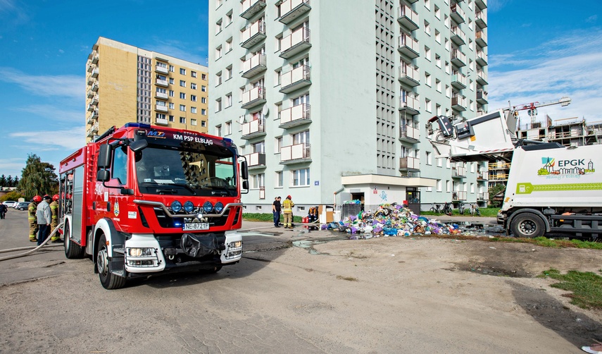 Pożar śmieciarki zdjęcie nr 354686 Pożar śmieciarki zdjęcie nr 354686